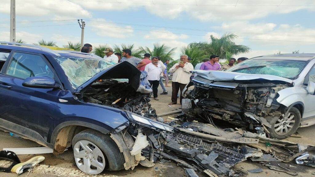 Husband and wife killed and three family members injured in Gozara accident near Jamnagar Changa Patia