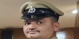 દરેડમાં સ્ટેટ મોનિટરિંગ સેલ દ્વારા મોટા પ્રમાણમાં દારૂનો જથ્થો પકડી લેતા ફરજ પર બેદરકારી સબબ પંચકોષી બી ડિવિઝનના PSI એમ એ મોરી સસ્પેન્ડ PSI MA Mori of Panchkoshi B Division suspended for dereliction of duty while seizing large quantity of liquor by State Monitoring Cell in Dared