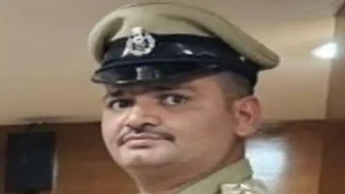 PSI MA Mori of Panchkoshi B Division suspended for dereliction of duty while seizing large quantity of liquor by State Monitoring Cell in Dared PSI MA Mori of Panchkoshi B Division suspended for dereliction of duty while seizing large quantity of liquor by State Monitoring Cell in Dared