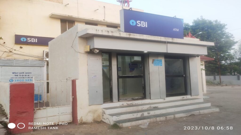 Jodia SBI Bank's ATM has been closed for a long time causing distress to locals, allegation of causing distress to people due to the whims of the bank manager