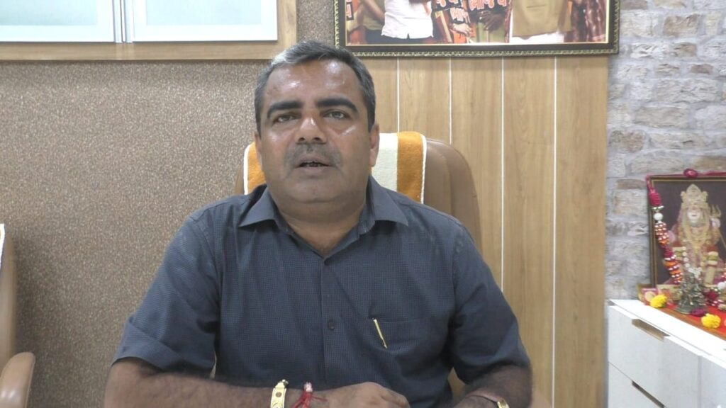 Jamnagar MLA was arrested for demanding cover of 51,000 each and intending to defraud.