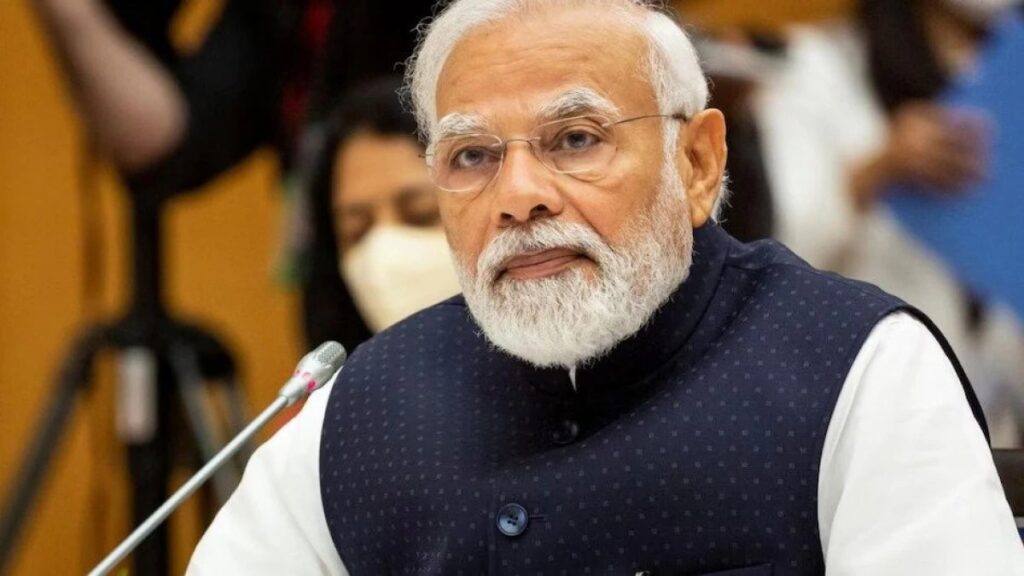 PM Modi reached Shirdi, Maharashtra, performed puja at Sai Baba Samadhi Temple