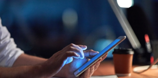 ઓસ્ટ્રેલિયામાં એક મોટો ટેલિકોમ ક્રેશ, 10 મિલિયનથી વધુ ઓસ્ટ્રેલિયનોની ઇન્ટરનેટ અને ફોન સેવાઓ બંધ A major telecoms crash in Australia shuts down internet and phone services for more than 10 million Australians