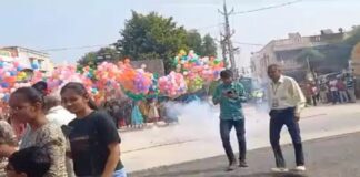 ગુજરાતમાં મોટો અકસ્માત, મંદિરની બહાર હિલીયમના ફુગ્ગા ફાટતાં બે ડઝનથી વધુ છોકરીઓ દાઝી Major accident in Gujarat, more than two dozen girls burnt when helium balloons burst outside temple