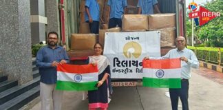સ્વતંત્રતા પર્વની ઉજવણી પૂર્વે રિલાયન્સ ઈંડસ્ટ્રીઝ દ્વારા જામનગરમાં ૩.૯૦ લાખ તિરંગા અપાયા