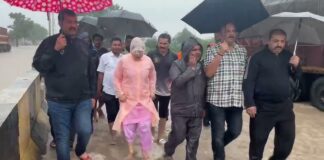 જામનગર જિલ્લાના સાંસદ- ધારાસભ્ય- મેયર સહિતના મહાનુભાવોનું વરસતા વરસાદે નગર ભ્રમણ